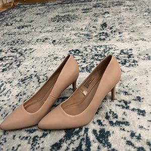 9 Wide Nude Heels Pump